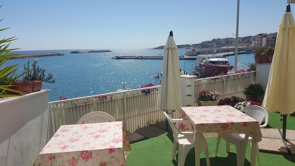 B&B La Baia Sea Rooms Бишелье Экстерьер фото